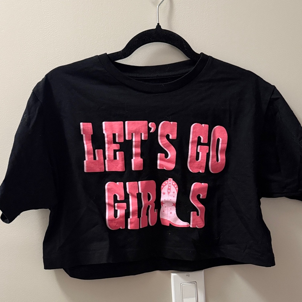 Trendy Black Crop Top with Pink Graphic